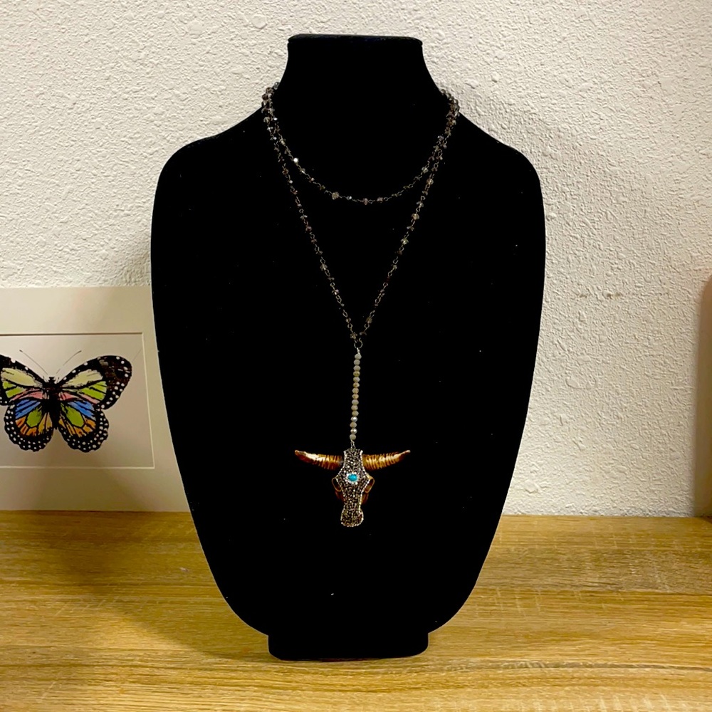 Women’s western necklace